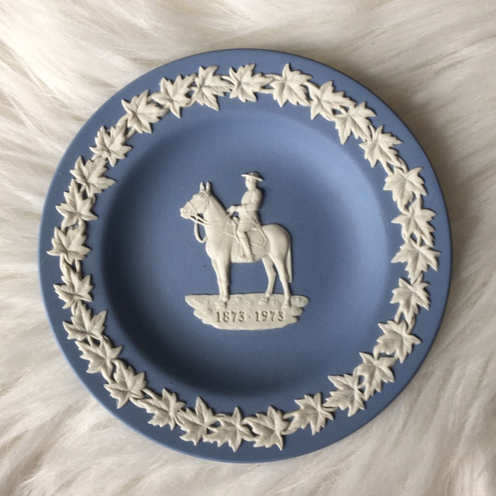 WEDGWOOD Jasperware RCMP Centennial Dish